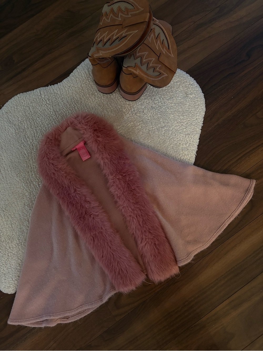 🌸Y2K PINK FAUX FUR SLEEVELESS TOP